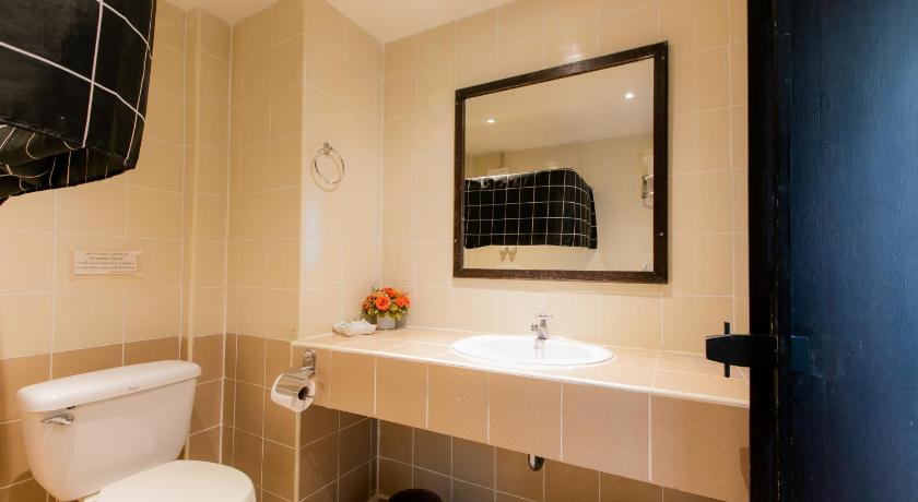 Image of Junior Suite Queen 9