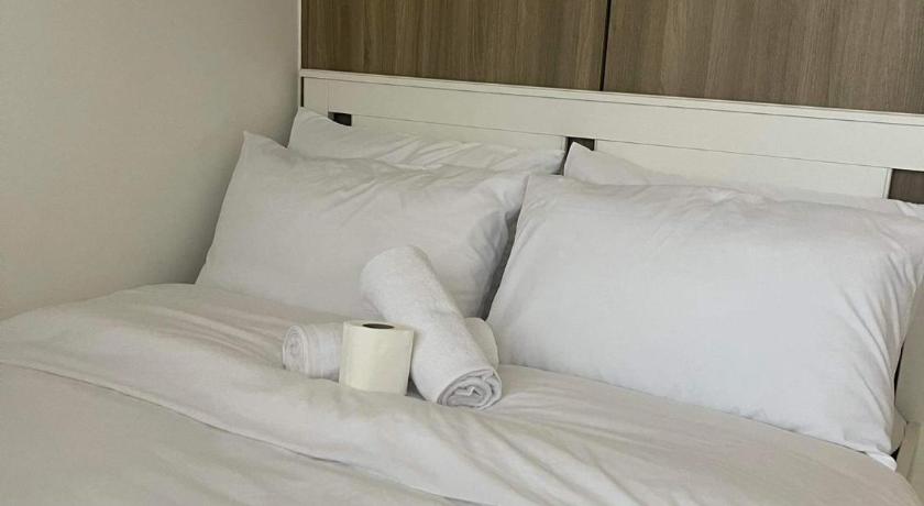 Fame Residences Mandaluyong 1BR with balcony pool VIEW — Hotel in Manila