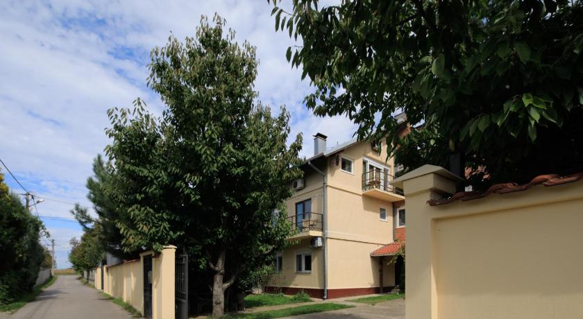 AVIATOR APARTMENTS NIKOLA TESLA Belgrade — Hotel in Belgrade