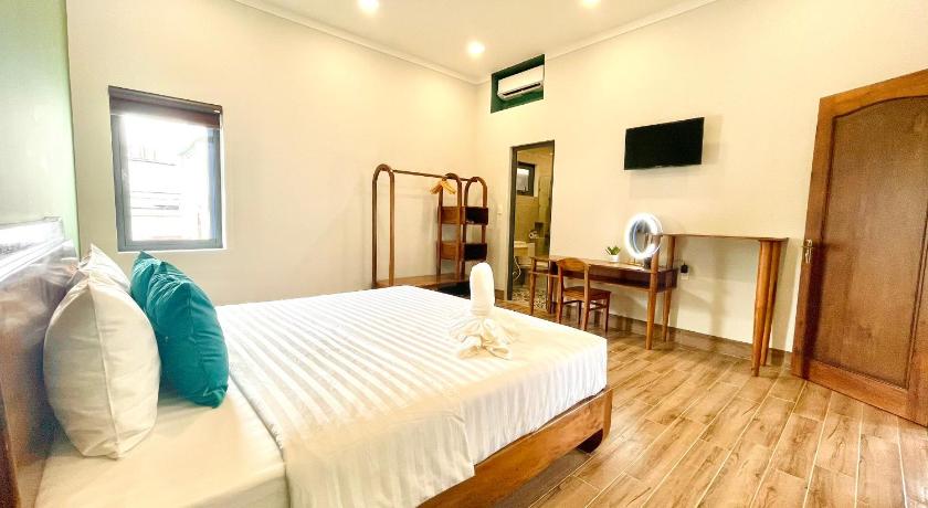 Image of Large Apartment 8