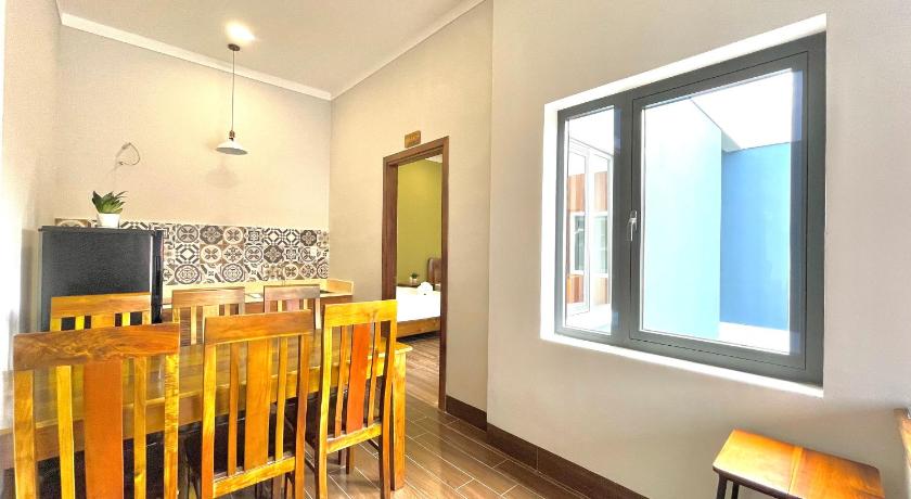 Image of Large Apartment 12