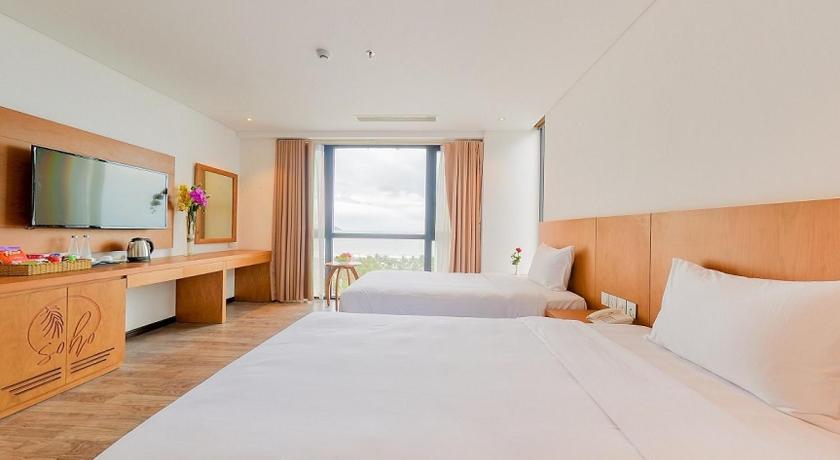 Image of Deluxe Double or Twin Room with Sea View 7