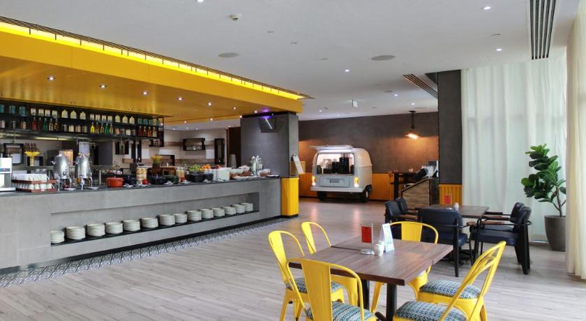 Hyatt Place Dubai Al Rigga Hotel - image 12