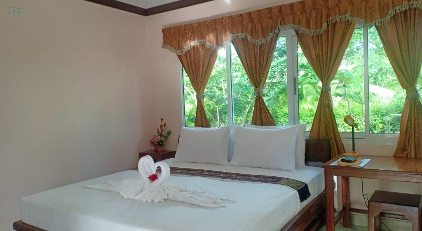 Guestroom, Capital O 75415 Nanthachart Riverview Resort in Samut Songkhram