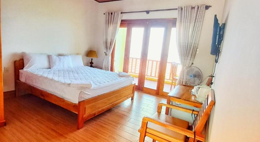 Image of Queen Room with Garden View 3