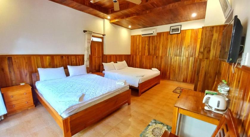 Image of Deluxe Family Room 1