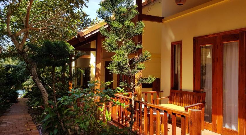 Image of Bungalow with Garden View 1