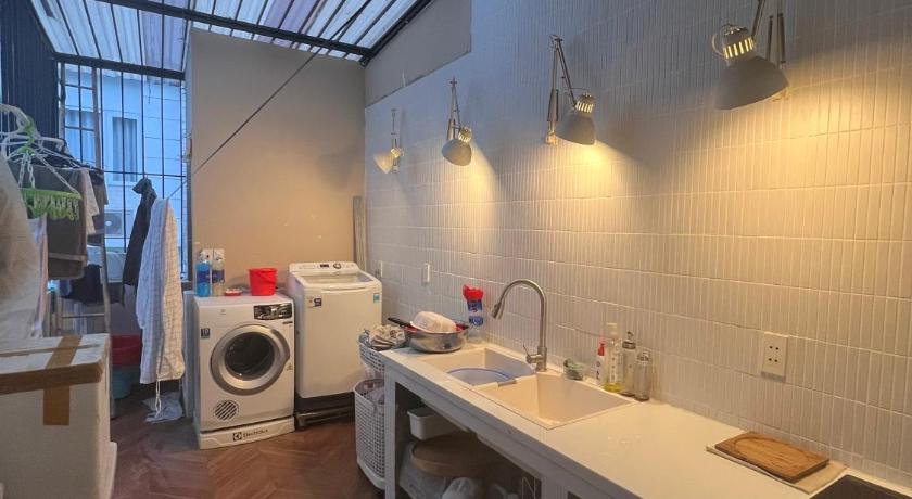 Meow Hotel and Cafe – Ho Chi Minh City, LA