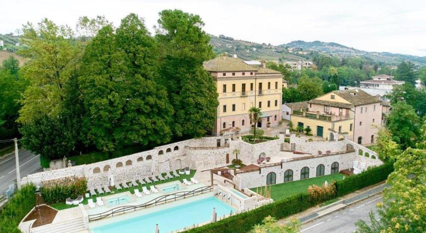 テーラモ Hotel Corte dei Tini 4つ星 ホテル 客室