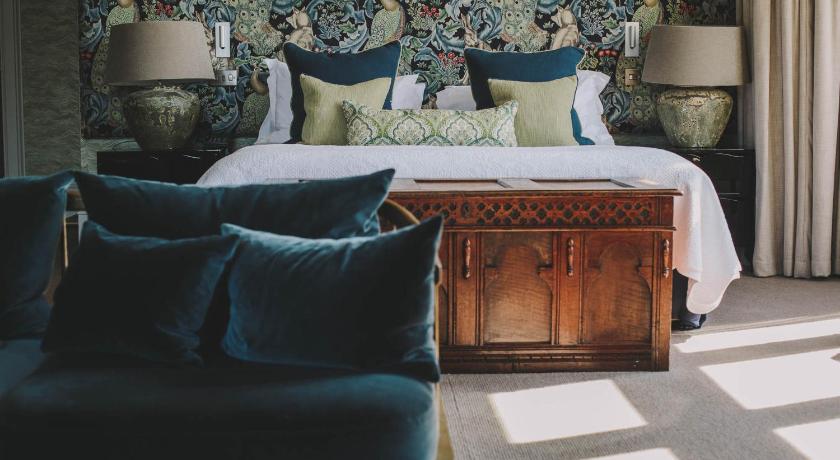 Image of Suite with Garden View 1