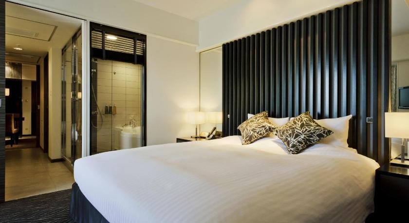 Image of Luxury Corner Double Room - Non-Smoking 1