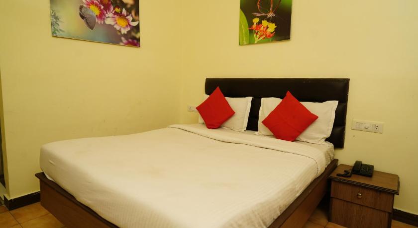 Collection O 44364 Hotel Gaurab photo