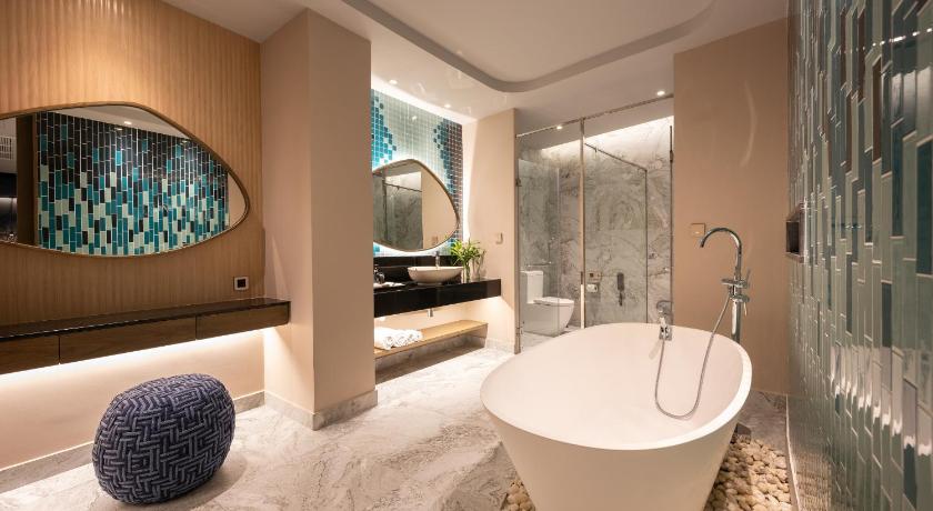 Image of 3-Bedroom Executive Suite 2