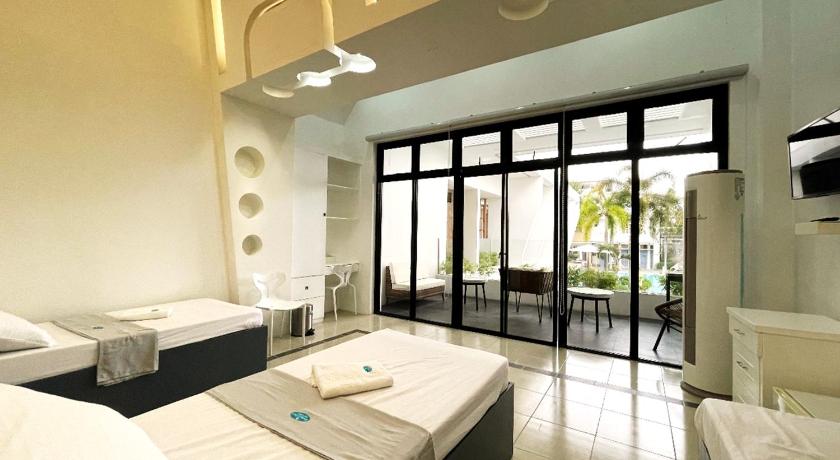 Image of Standard Triple Room - Non-Smoking 1