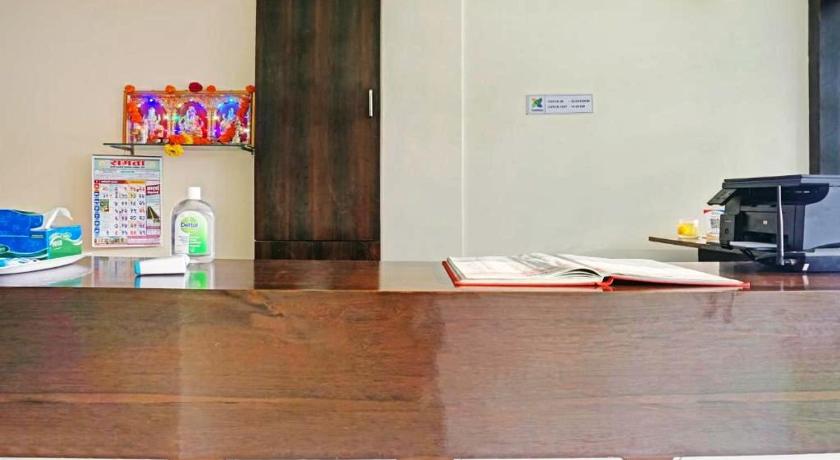 Hotel Chetan Executive photo