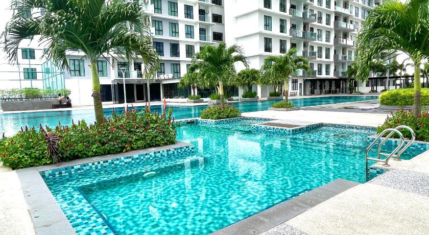 The Platino Skudai near Paradigm Mall @ UHA photo