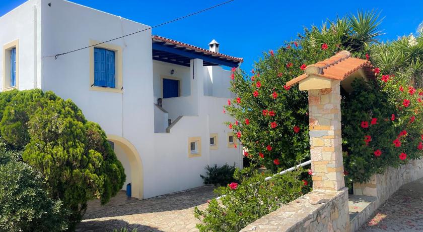 Green Parrot Apartments — Hotel in Milopotamos