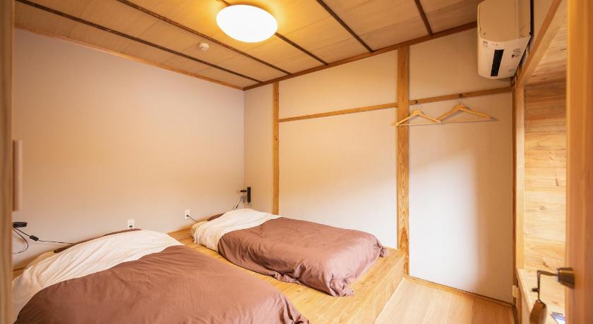 HOSTEL perch photo