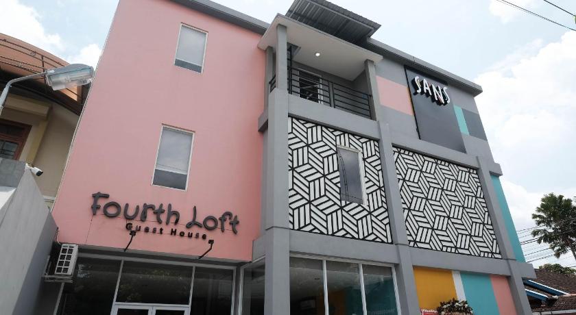 Sans Hotel Fourth Loft Solo – Surakarta (Solo), SD