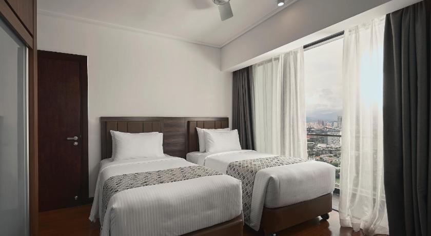 Image of 4 Bedroom Executive 5