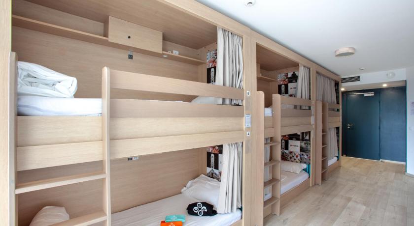 Image of Bed in 6 Bed Female Room 0