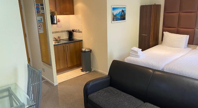 Image of Double Studio 11