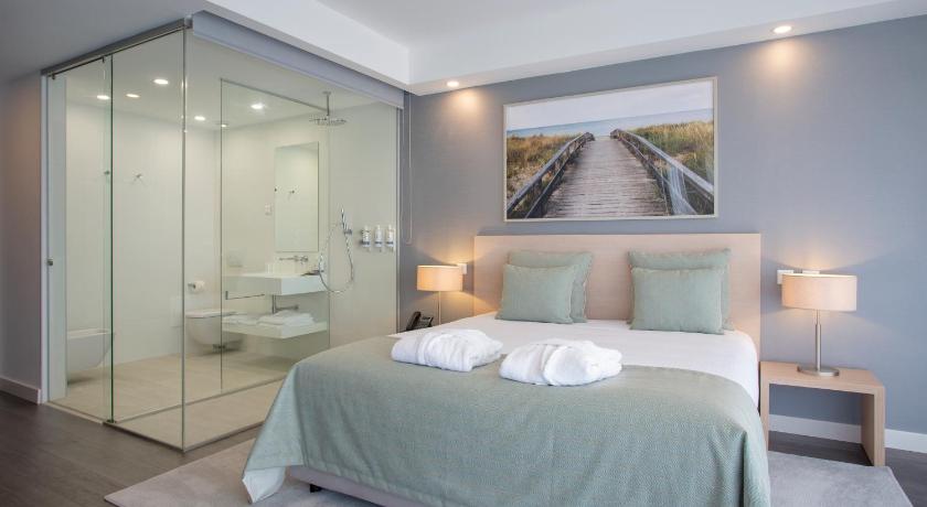 Image of Junior Suite with Balcony and Spa Access 0