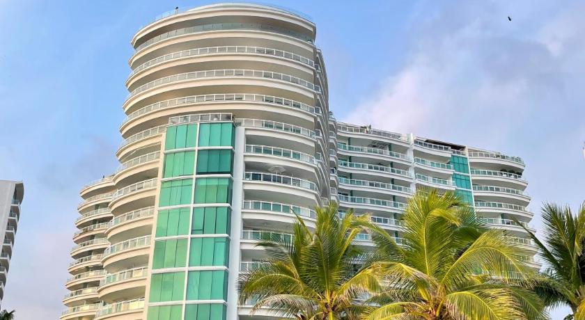 Bay View Grand Marina Condo 1004S photo