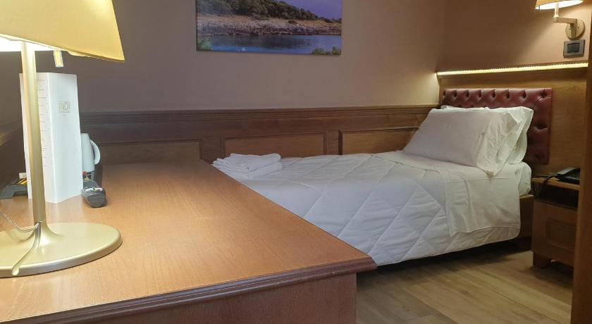 Image of Single Room 0