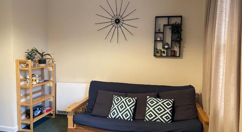 Cosy central flat *near city centre & station* photo
