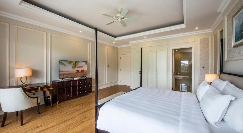 Image of Tropicana Villa 3 Bedroom Beachfront 11
