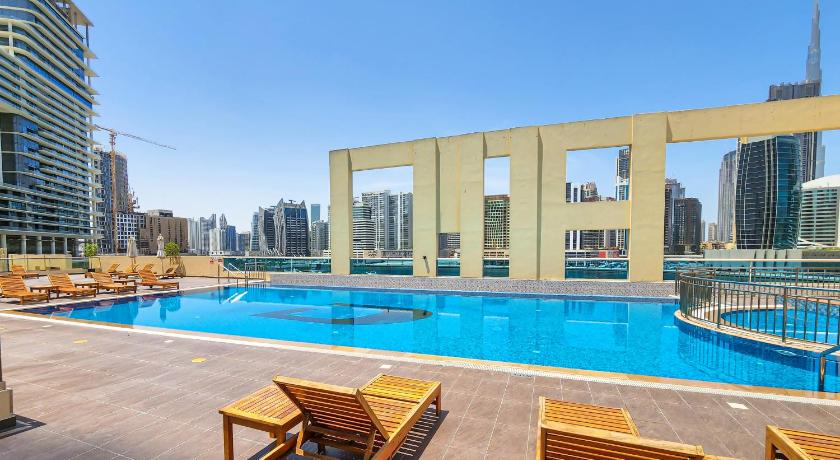 Luxurious And Stylish 1br With Amazing City Views - image 3