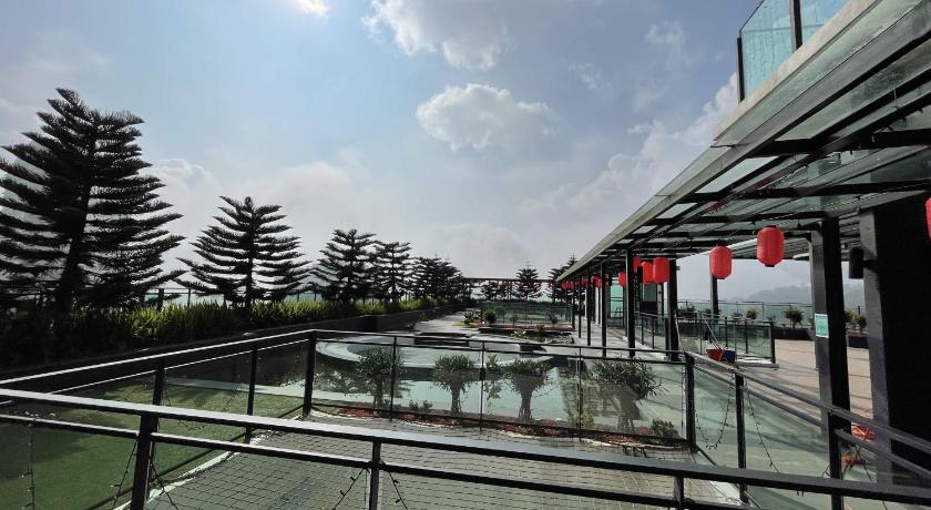 LOVEly 2 bedrooms Premier Suite @VISTA | FREE WIFI - image 31