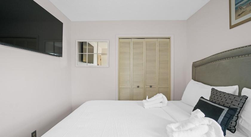 Image of Two-Bedroom Apartment 13