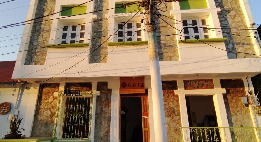 Natz Hotel — Hotel in Flores
