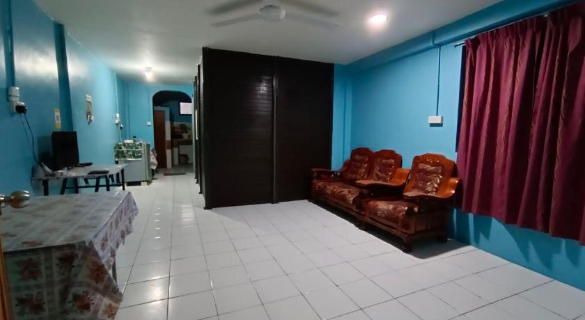 Image of Queen Studio 0