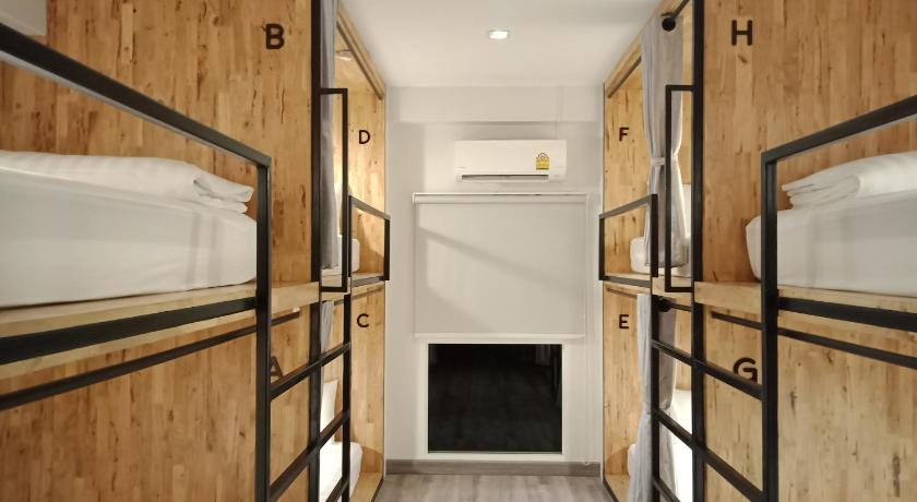 Image of Bed in 8-Bed Mixed Dormitory Room 1