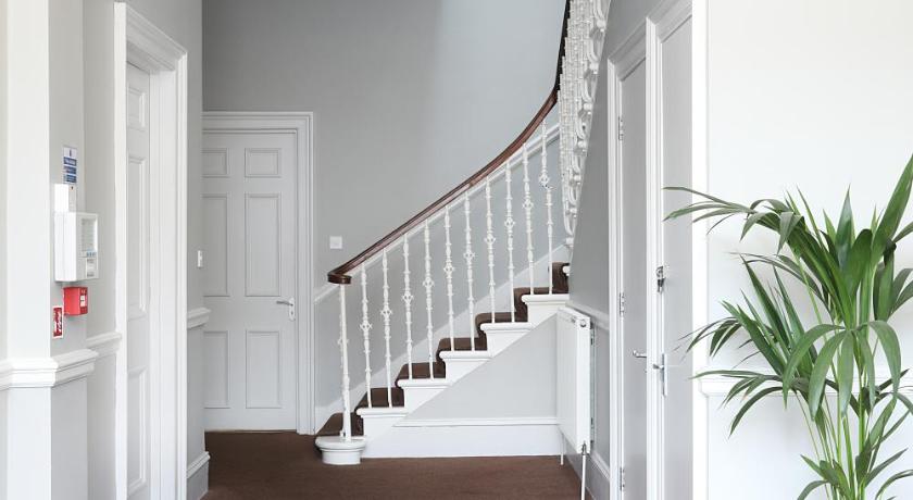 Image of Four-Bedroom House 9