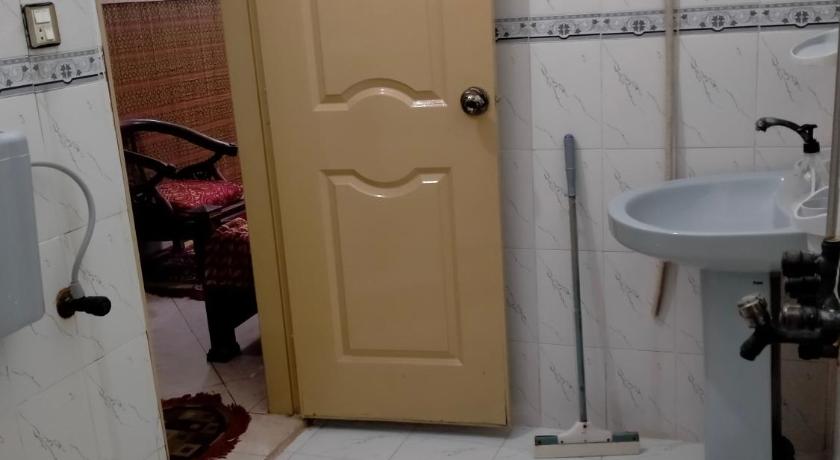 Five Giants Lahore Homestay - image 6