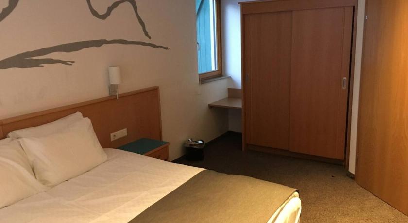 Image of Apartment with Mountain View 10