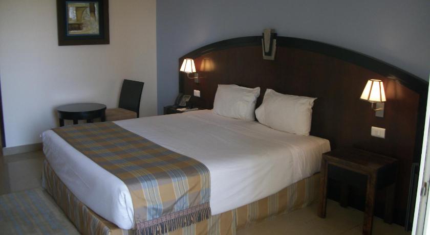 Image of Luxury Triple Room 1