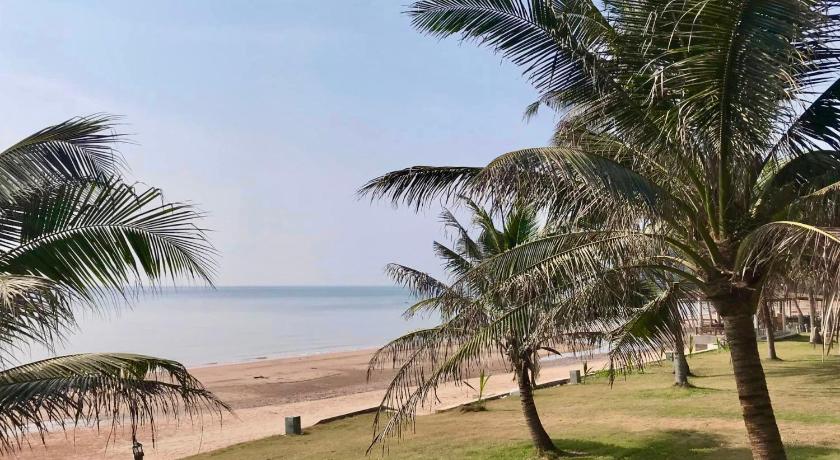 Image of Triple Room Sea View 17