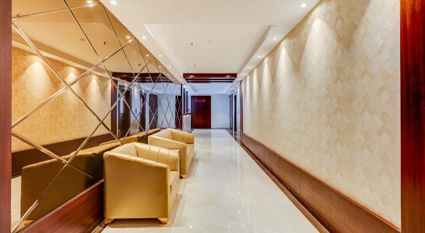 Hotel Gurudev Grand photo