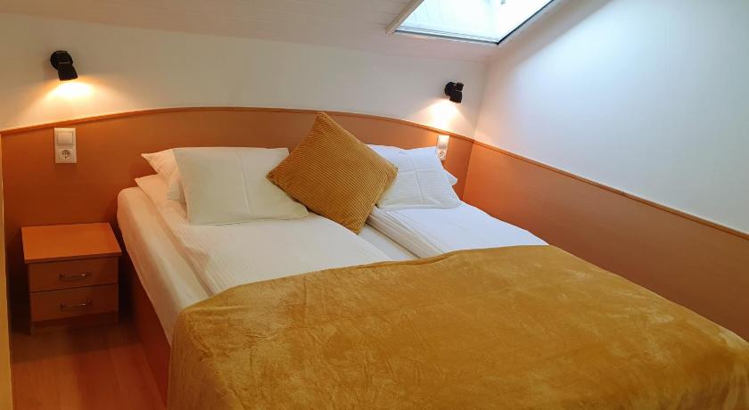 Image of Standard Double or Twin Room 4