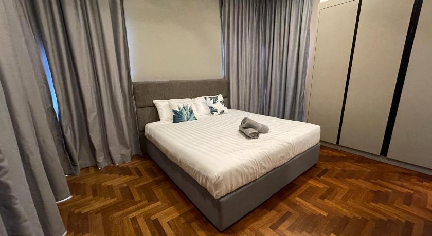 Cozy 2 Bedroom Premier Suite @Vista  |FREE WIFI photo