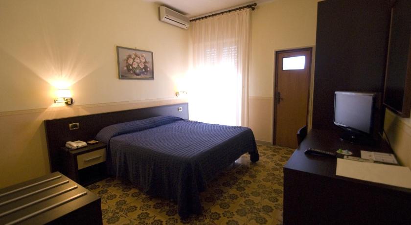 Hotel Riviera photo