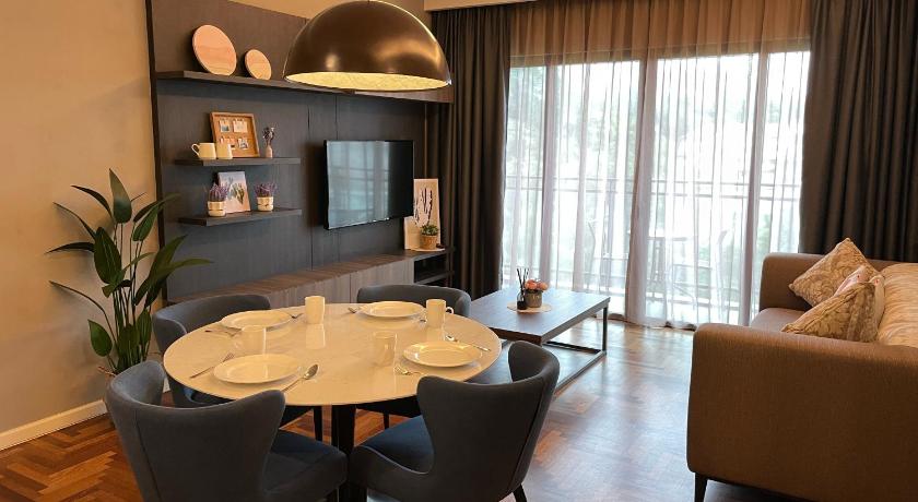 LOVEly 2 bedrooms Premier Suite @VISTA | FREE WIFI - image 29