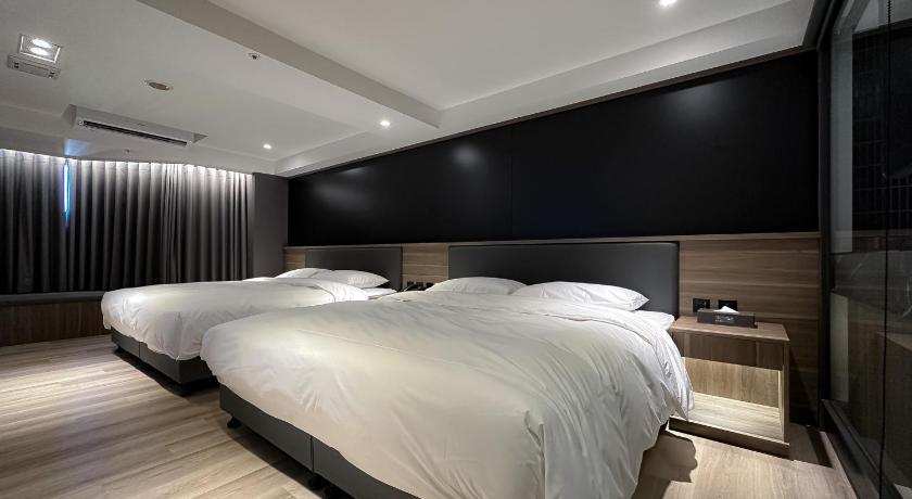 Image of Superior Quadruple Room 5