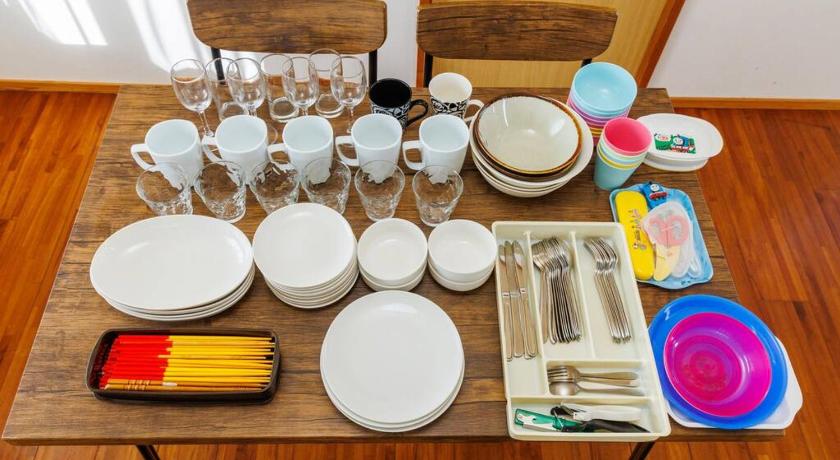 沖縄本島 ビーチまで5分 1棟貸切ホテルKanasa 最大10名まで宿泊可能 かなさ 3つ星 シングルルーム プール