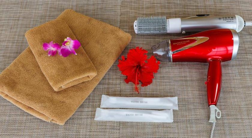 沖縄本島 ビーチまで5分 1棟貸切ホテルKanasa 最大10名まで宿泊可能 かなさ 3つ星 シングルルーム プール